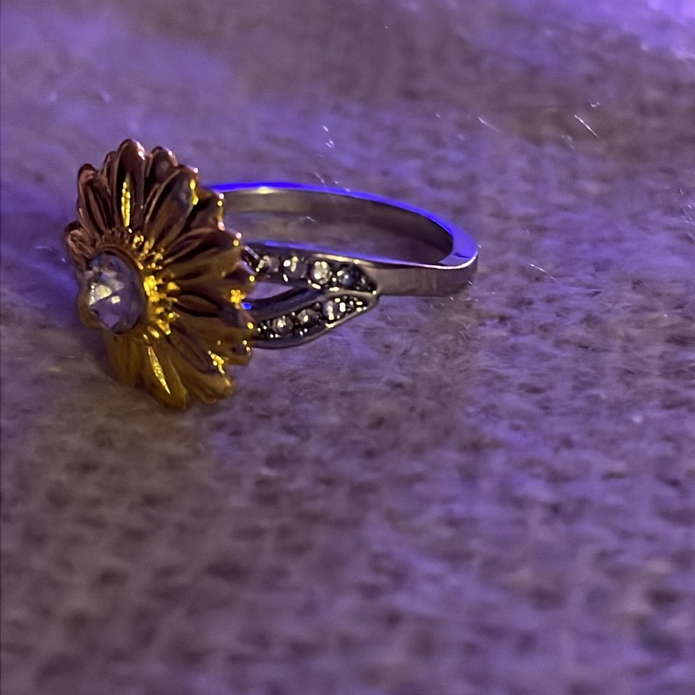 Sunflower Ring - Picture 2 of 3